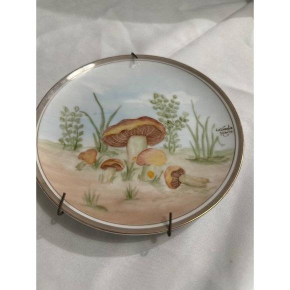 Vintage Hand Painted Mushroom Plate Royalton China Japan - Picture 2 of 6